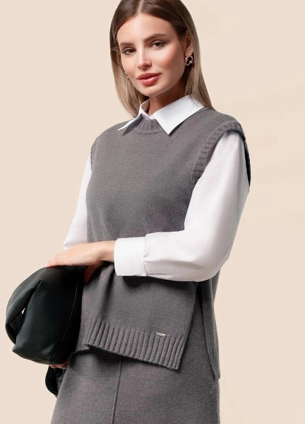 Жилет из теплой пряжи